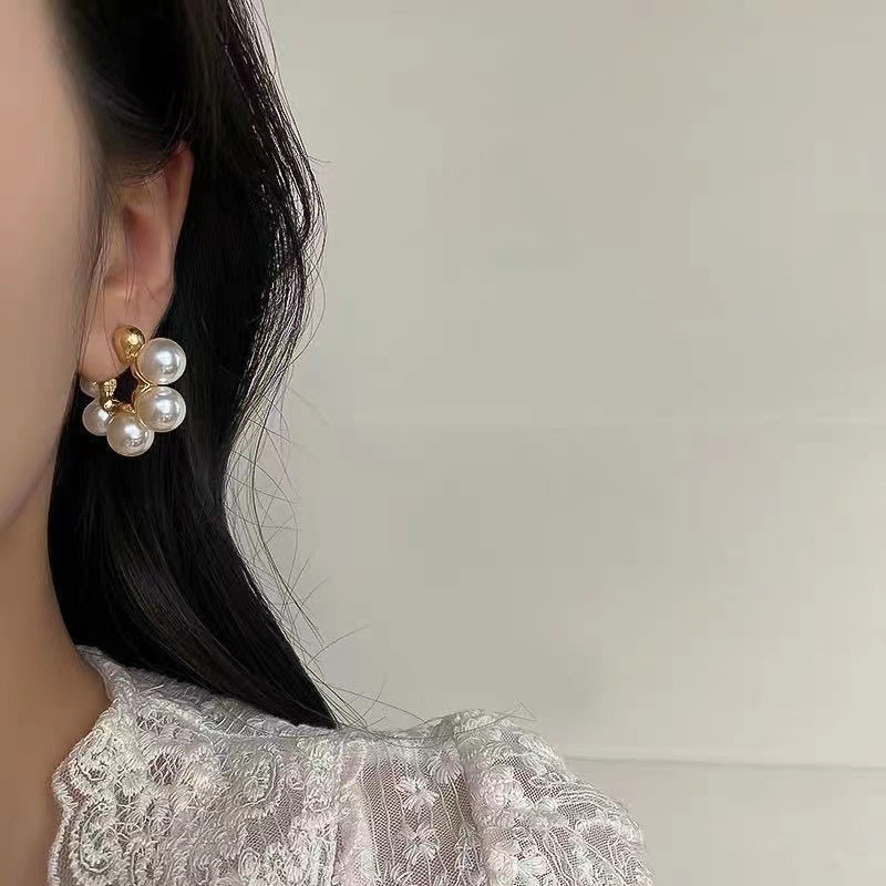 Statement Earring with Pearls(图1)