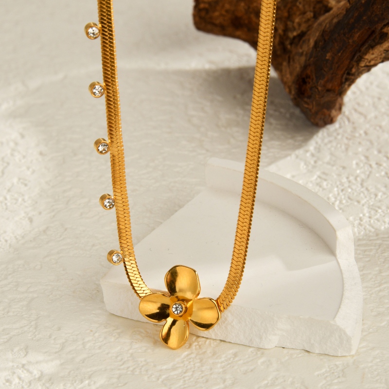 18k Gold Plated Necklace with Flower(图1)