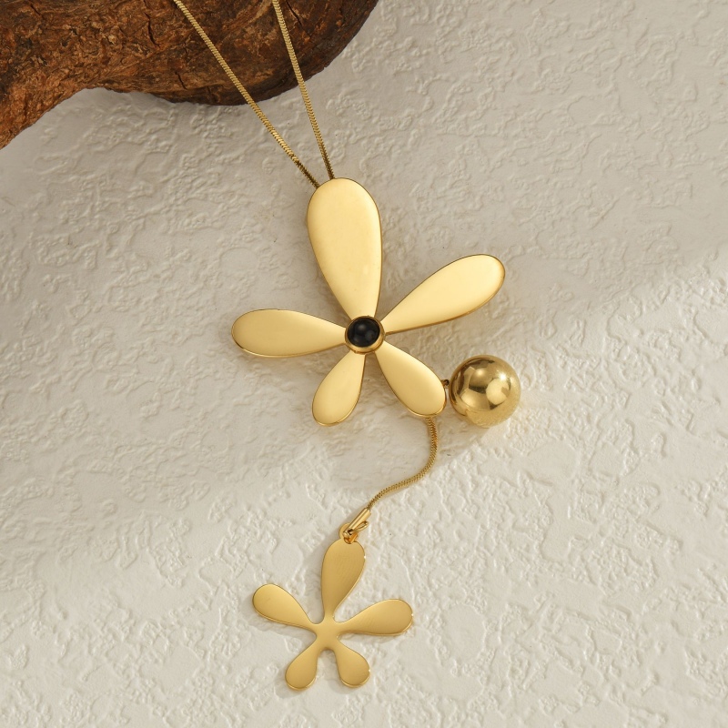 Necklace with Flower Pendant(图1)